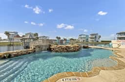Casa Pura Vida with Community Pool And Hot Tub - Image 4