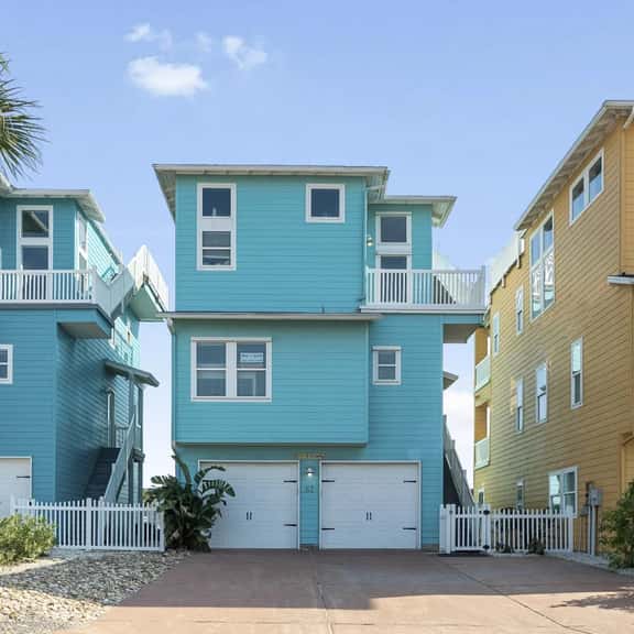 Port A Getaway with Panoramic View - Image 1