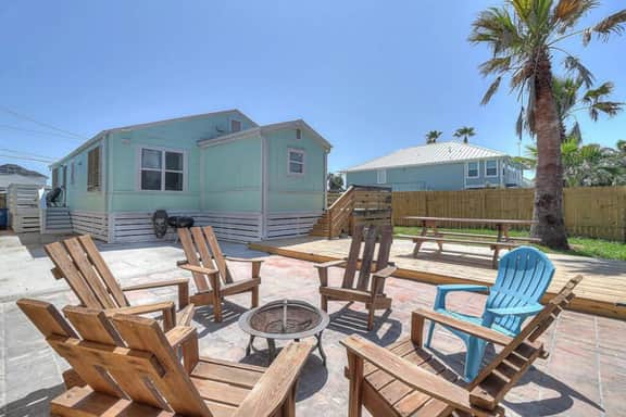 Sea Glass Cottage with ample outdoor seating - Image 3