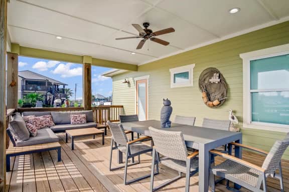 Mills Fishing Cabin - Downtown Coastal Vibes, Shopping Nearby - Image 5