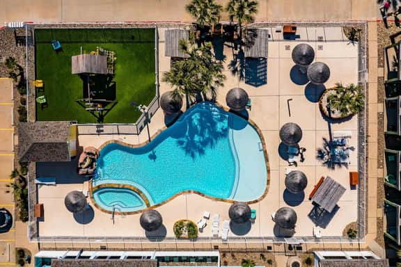SeaKing Relaxation With 2 Community Pools - Image 3